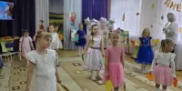 Дошколята поздравили мам